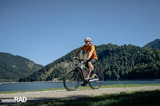 Hightech trifft Alltagstauglichkeit: Mit Radar, Reifendruckkontrolle und starkem Antrieb setzt das Giant Explore E+ 0 neue Maßstäbe im Trekking- und City-Segment.