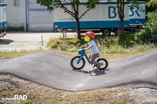 Ungewöhnliche Optik mit überzeugenden Argumenten: das große Vorderrad erregt Aufsehen