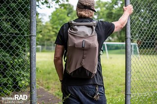 Leichtgewicht im Alltag: Mit nur 1.145 g deutlich leichter als der klassische Vario – spürbar auf dem Rücken.