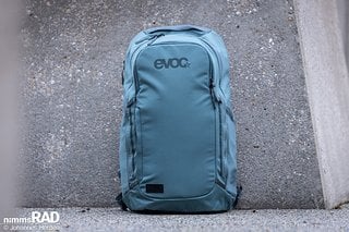 Der Evoc Commute 22 kommt in „klassischer“ Rucksackform – so ist man das von Evoc gewohnt.