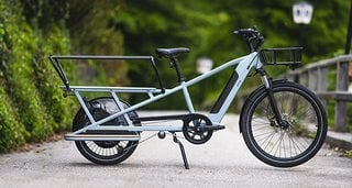 Das BTWIN R500E ist ein günstiges Longtail-Lastenrad des Sportartikelherstellers Decathlon.