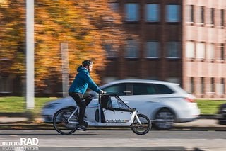 Das Larry vs Harry eBullitt zeichnet sich durch eine schnelle Beschleunigung und hohe Endgeschwindigkeiten aus.