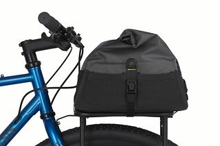 Das neue Expedition Front Rack Pack von Apidura ist für Frontgepäckträger ausgelegt und in 20 oder 30 Litern erhältlich. Das neue Expedition Front Rack Pack von Apidura ist für Frontgepäckträger ausgelegt und in 20 oder 30 Litern erhältlich.