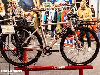 Der Front Rack-Trend macht auch vor der italienischen Kultschmiede nicht halt.