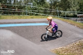 Würden wir aber trotzdem nicht empfehlen, denn mit Pedalen geht's immer schneller