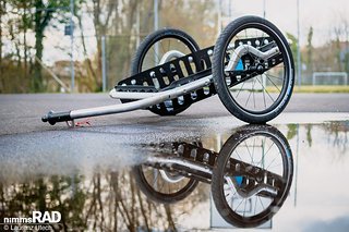Der Veolo Cargo ist ein hochwertiger, durchdachter Lastenanhänger, der mit Fahrverhalten, Verarbeitung und Funktionalität überzeugt. Der Veolo Cargo ist ein hochwertiger, durchdachter Lastenanhänger, der mit Fahrverhalten, Verarbeitung und Funktionalität überzeugt.