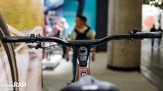 Das verstellbare Cockpit erlaubt vier verschiedene Lenker-Positionen. Das verstellbare Cockpit erlaubt vier verschiedene Lenker-Positionen.