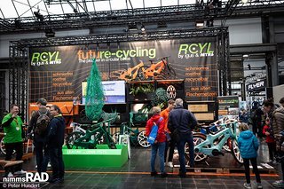 Der Igus/RCYL-Stand auf der Cyclingworld: Wir fragen uns, wer wohl all die Fischernetze aus den Ozeanen fischt?