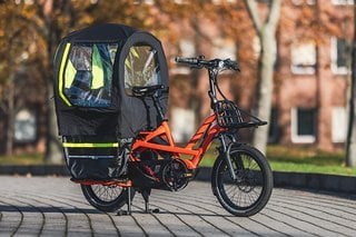 Das Tern GSD S00 ist das einzige Longtail-Lastenrad im Test und mit 183 cm auch das kürzeste.