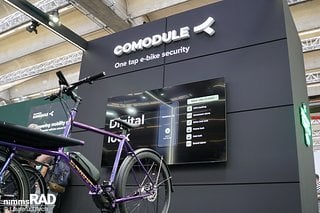 Intelligent, vernetzt, interaktiv: Comodule demonstriert die Zukunft der E-Bike-Kommunikation. Intelligent, vernetzt, interaktiv: Comodule demonstriert die Zukunft der E-Bike-Kommunikation.