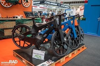 Igus ist Kunststoff-Experte und präsentiert ein E-Bike, das zum großen Teil aus recyceltem Kunststoff besteht.