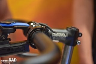 Die neue Version der bekannten Oi Klingel von Knog soll noch etwas lauter geworden sein – von vier bis fünf Dezibel spricht der Hersteller. Die neue Version der bekannten Oi Klingel von Knog soll noch etwas lauter geworden sein – von vier bis fünf Dezibel spricht der Hersteller.