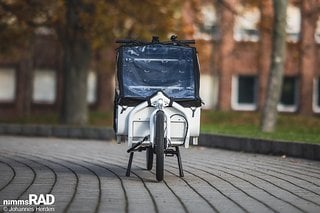 Das eBullitt kommt wesentlich schmaler daher als die schwereren Kandidaten im Test.