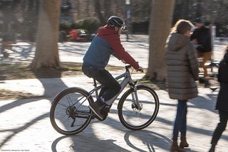 Auch als Radfahrer kann man im Straßenverkehr satte Geldstrafen bekommen - mitunter bis zu 350 €!