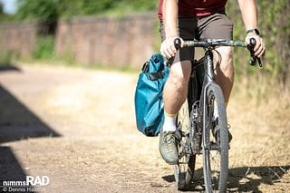 Der Ortlieb Vario PS überzeugt mit seiner hohen Funktionalität und einem sehr wasserdichten wie robusten Material.