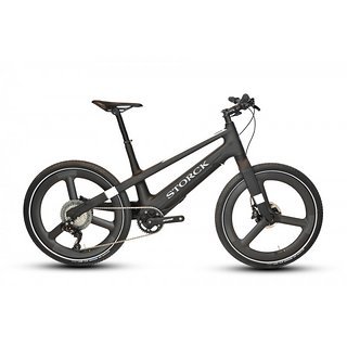 Das Storck Name:2 kommt mit asymmetrischem Carbonrahmen, 24"-Bereifung und Shimano XT 1x12.