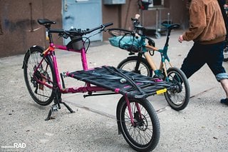 Die Atmosphäre auf einem Cargobike Race ist vergleichbar mit der eines Podraces.