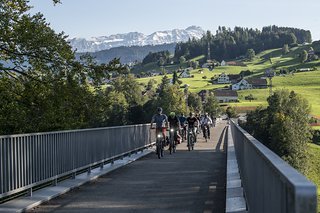 Über spektakuläre Radwege ging es mit geballter Bosch-Power aus St. Gallen raus auf die pittoreske Herzroute.