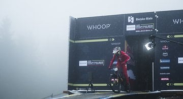 Artikelbild: Downhill World Cup 2025 – Bielsko Biala: Cool Runnings – Fotostory vom Finale