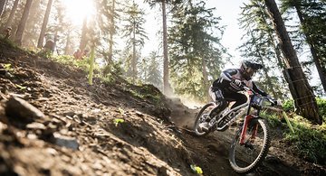 Artikelbild: Downhill World Cup 2025 – La Thuile: Angel Dust – Fotostory vom Training