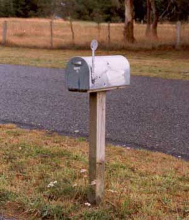garden-mail-box.jpg