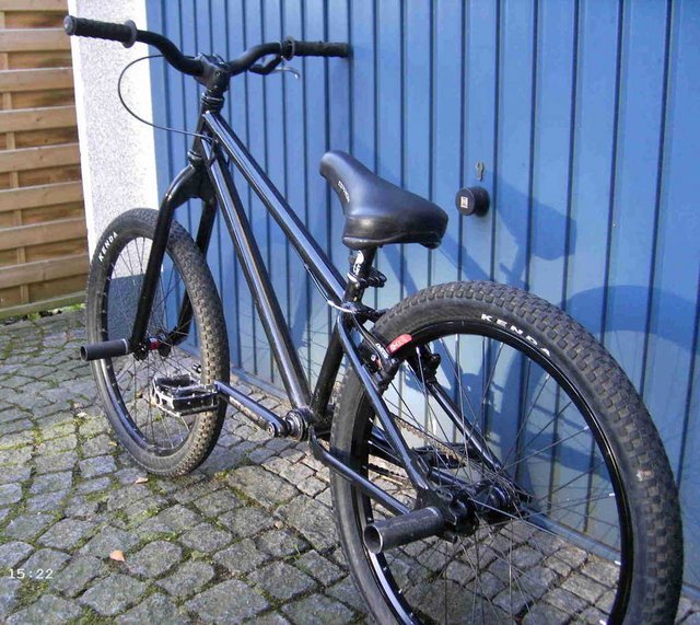 SCHRAEG.JPG