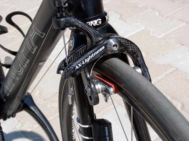 AX_brake4.jpg