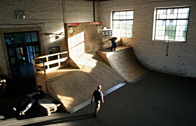 200104n1_27_800.jpg