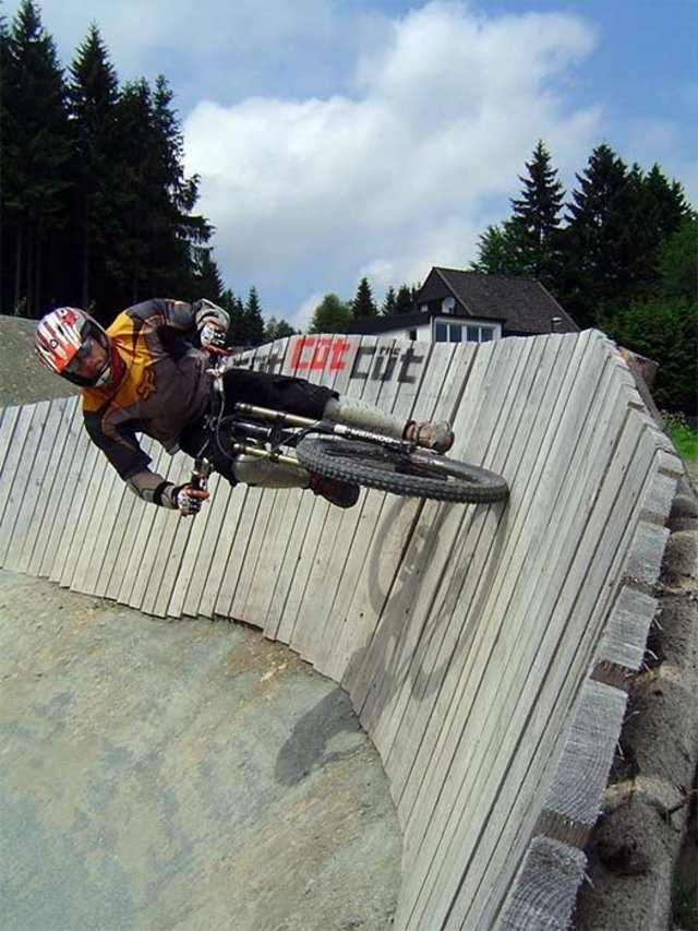 wbwall1.jpg