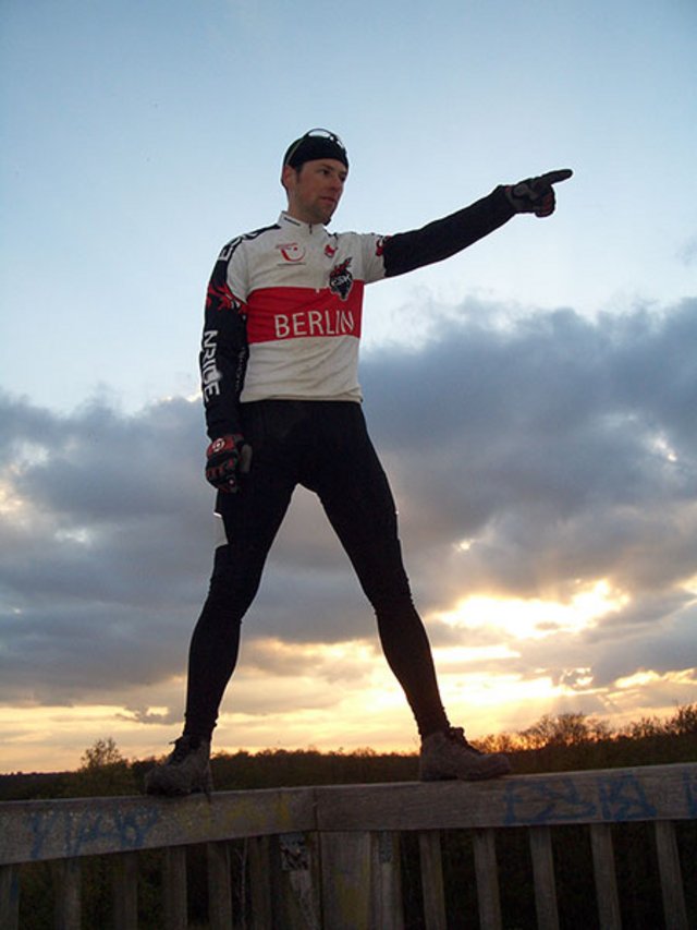 Loens-Jump_01.jpg