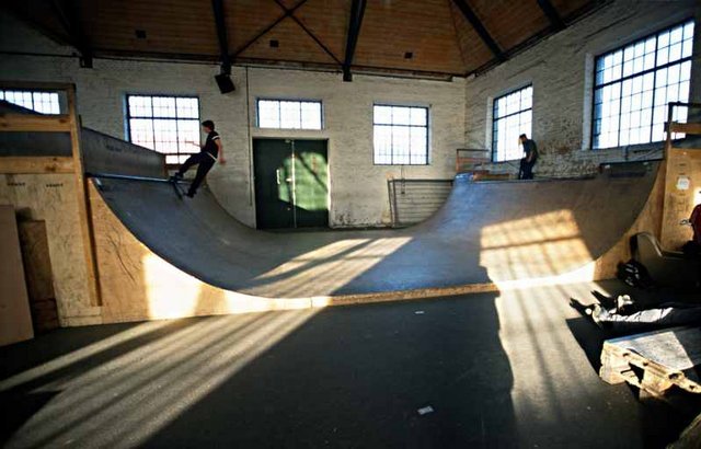 200104n1_30_800.jpg