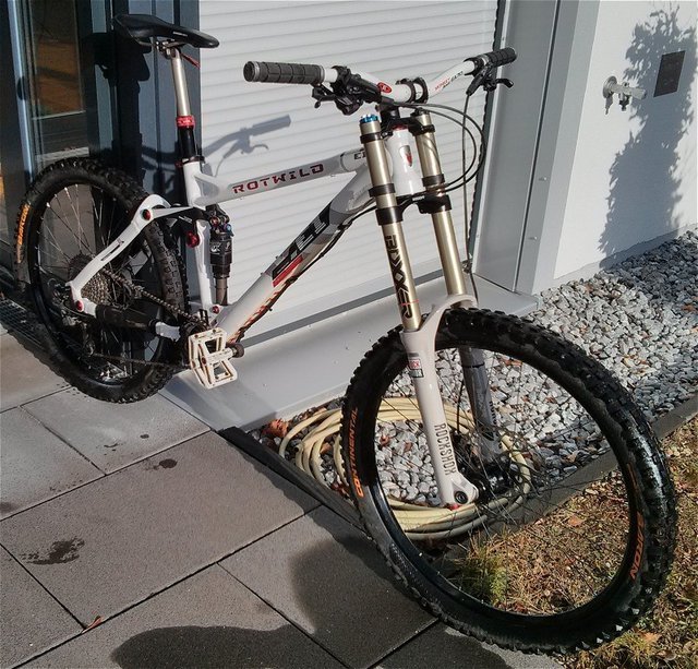 rotwild_e1_seitenansicht_4.jpg