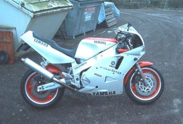 FZR~1000.jpg