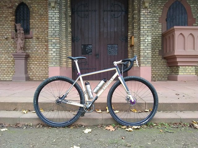 dirtchurchsunday-jpg.1155392