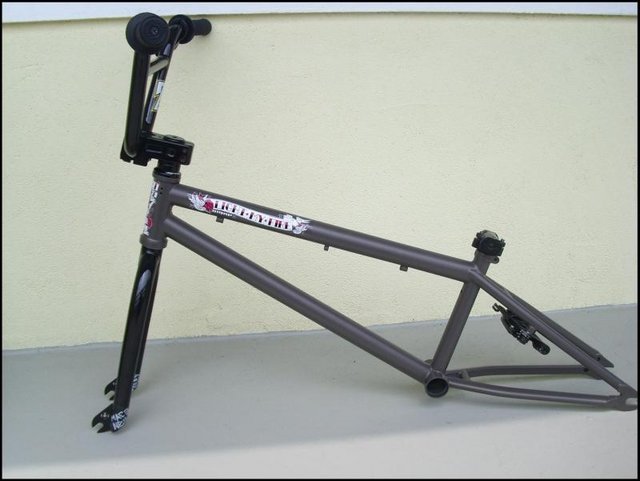 azbgcxlxlg958gy3n.jpg