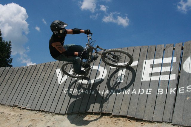 wall3.jpg
