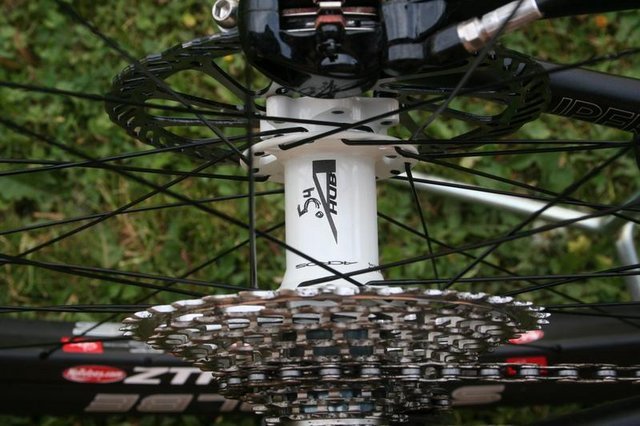 7044670seb.jpg