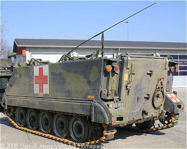 m113ambu_1.jpg