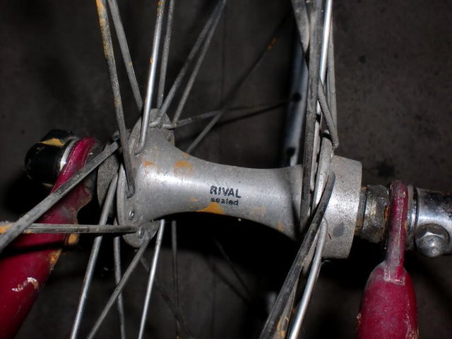 9693012eji.jpg