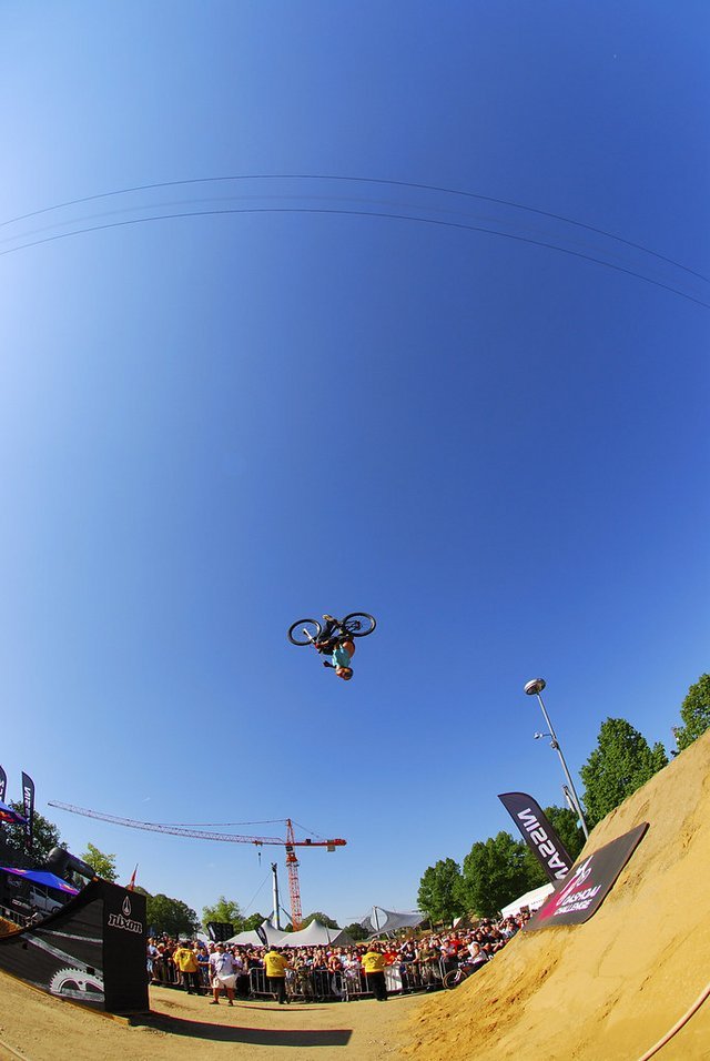 2484236196_262040c5d6_b.jpg