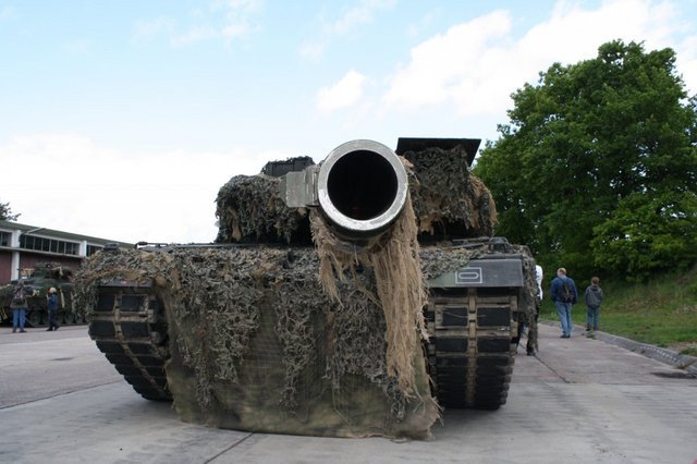 kampfpanzer-leopard-2-a6-m-32465.jpg