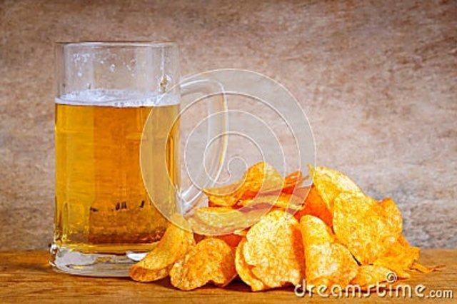 beer-mug-chips-22055376.jpg