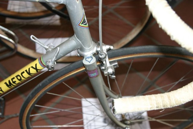 de-rosa-timetrial-bike-of-eddy-1977-won-18th-stage-tdf-with-yellow-decals-for-the-new-1978-s-jpg.856826