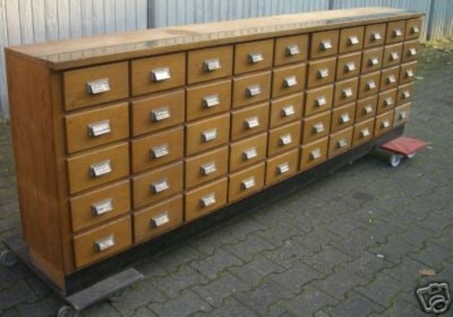Schrank.JPG