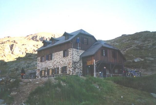 alp199938.jpg