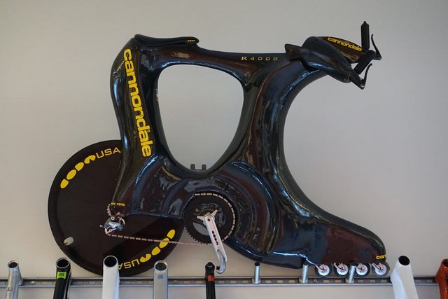 Cannondale-headquarters-tour-R4000-prototype-aero-bike-roller-blade-wheels01.jpg