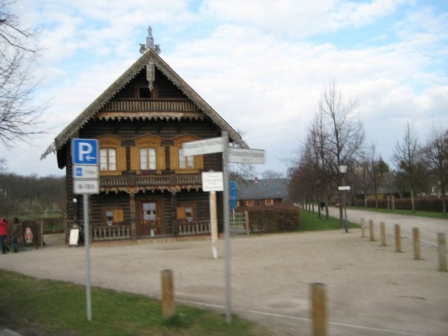 2321923912_24cc2b615e_b.jpg