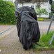 Die DS Covers Cargo 2W Lastenrad-Abdeckung ist eine robuste und sichere Variante, sein Cargobike dauerhaft draußen abzustellen.