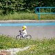 Keine 75 cm groß aber allein Runde um Runde auf dem Pumptrack...